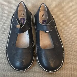 L'Amour Navy Blue Dress Shoes. Size 11.